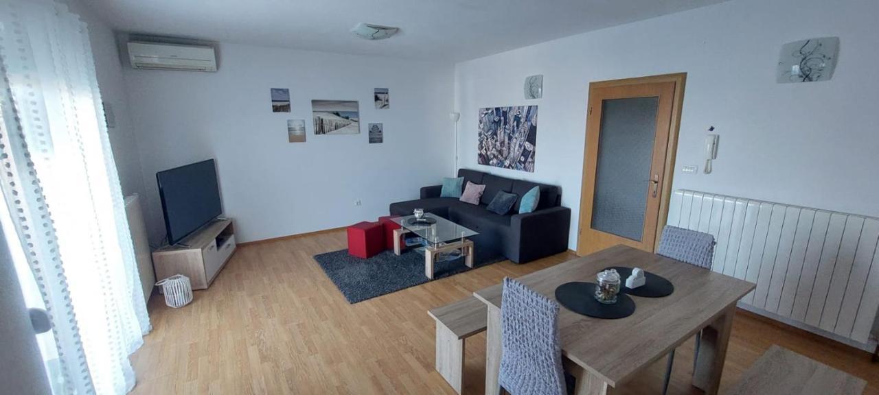 Apartment M&M With Private Pool Kučine 외부 사진