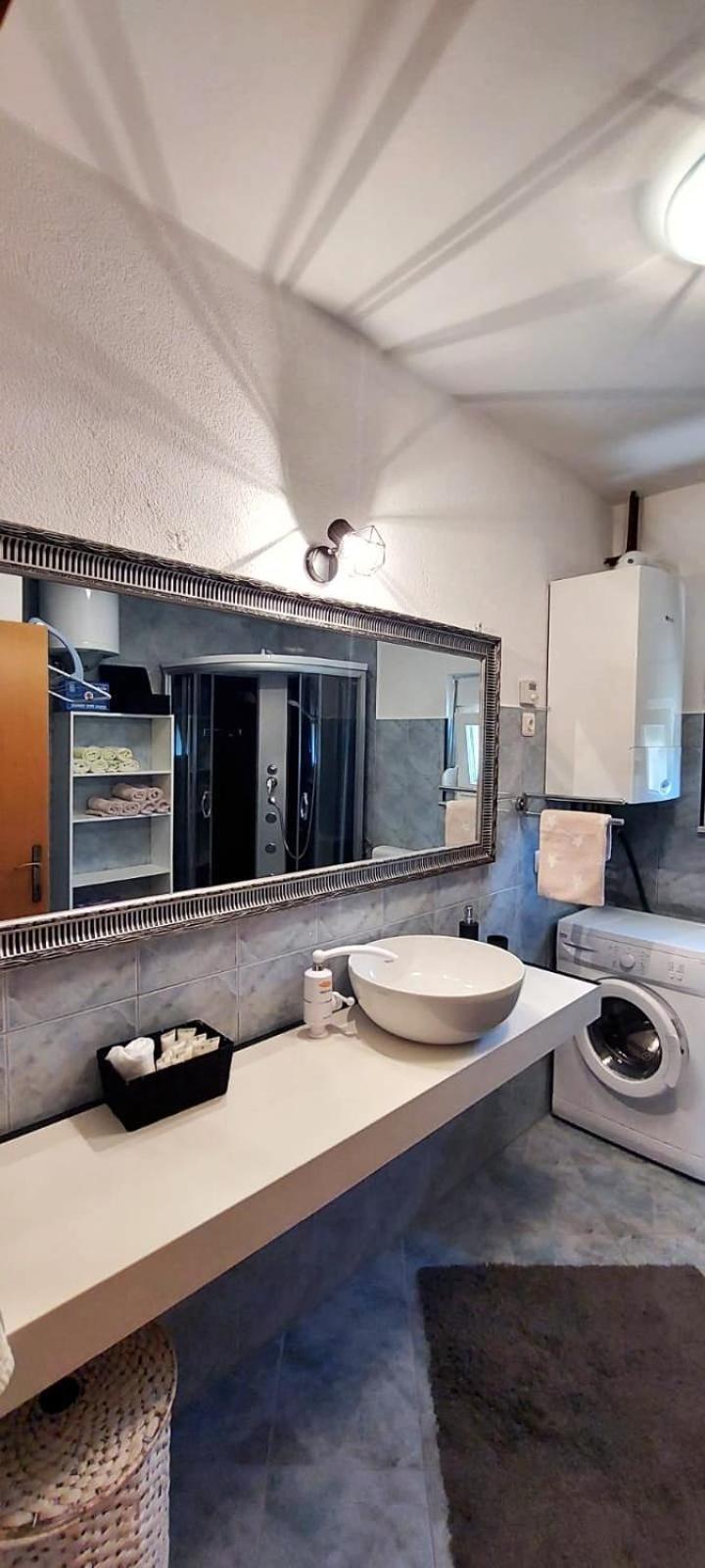 Apartment M&M With Private Pool Kučine 외부 사진